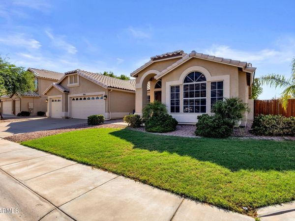 910 S PARADISE Drive, Gilbert, AZ 85233