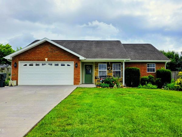 2423 Frost Valley Court, Sevierville, TN 37876