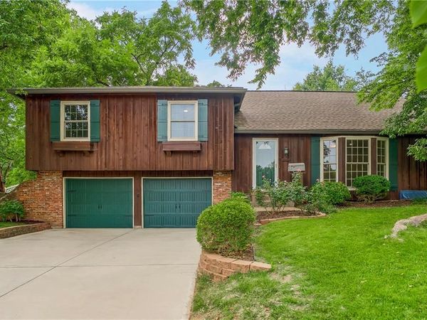 10006 Linden Street, Overland Park, KS 66207
