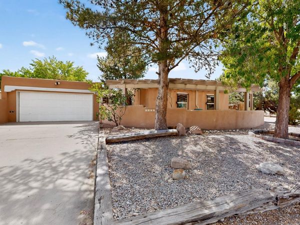 7418 Pimenton Drive NE, Albuquerque, NM 87113