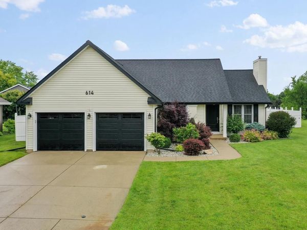 614 STONEHEDGE ROAD, Green Bay, WI 54302