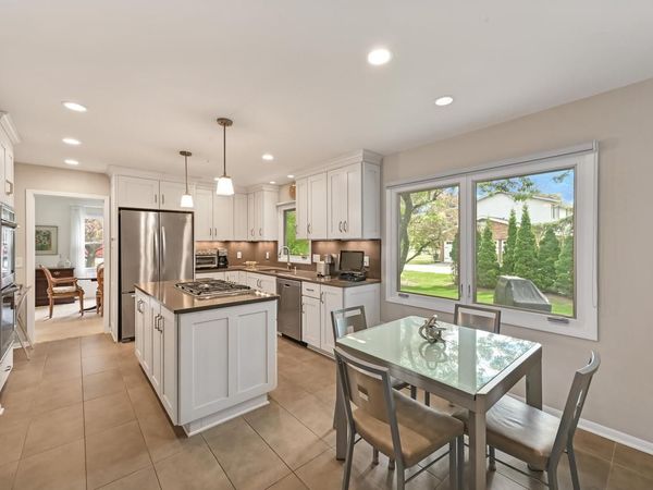 9490 N Waverly DRIVE, Bayside, WI 53217
