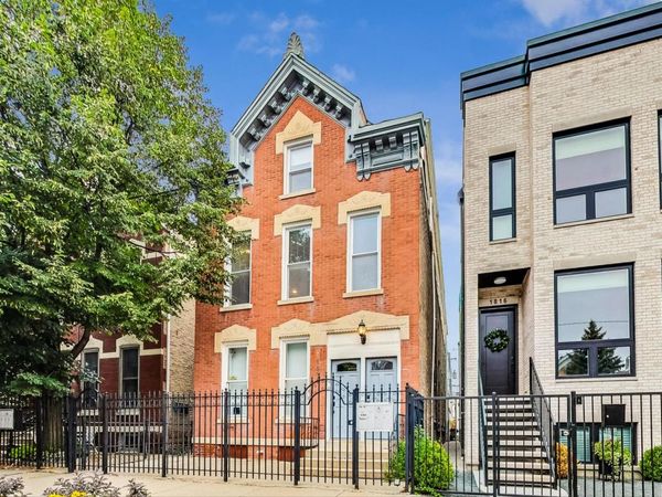1818 W Superior Street, Unit 2R, Chicago, IL 60622