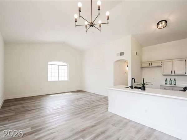 1300 S Arlington Street, Unit 204, Las Vegas, NV 89104
