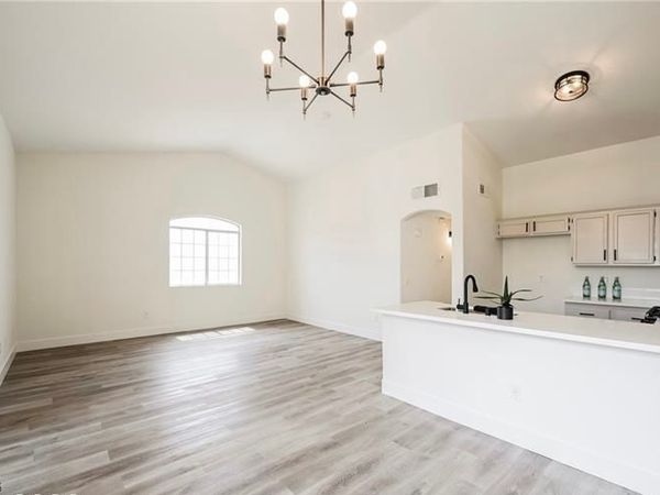 1300 S Arlington Street , Unit 204, Las Vegas, NV 89104
