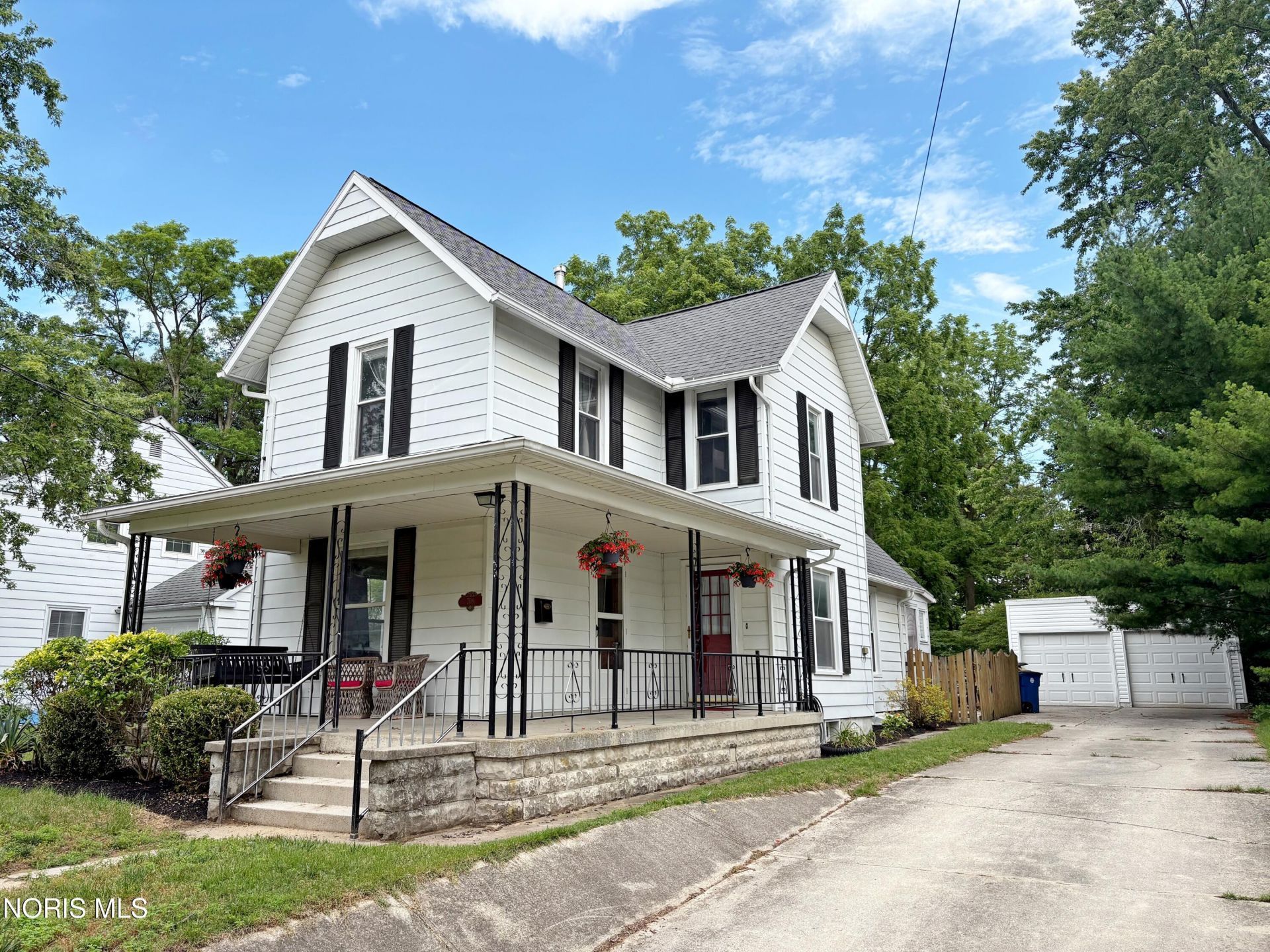 708 Wallace Avenue, Bowling Green, OH 43402 Main Photo