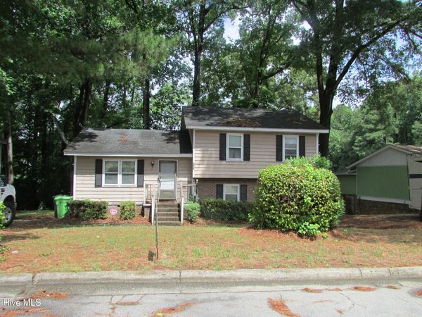 2804 Sourwood Street , Raleigh, NC 27610