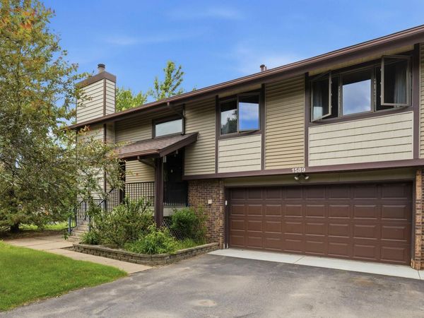 1589 Four Oaks Road, Eagan, MN 55121