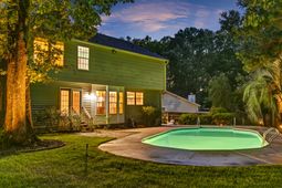110 Mallock Court photo 4