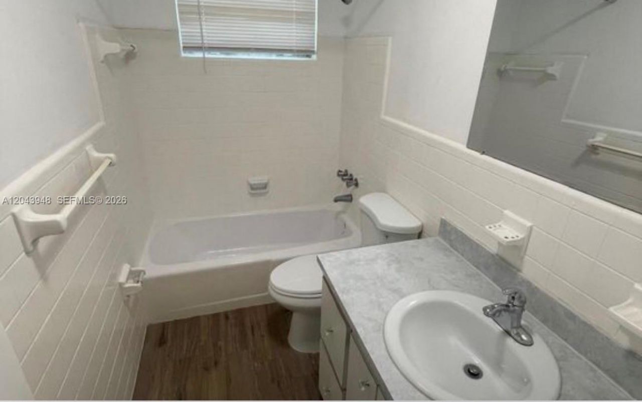 400 SE 9th Ct, Unit 9, Hallandale Beach, FL 33009 Photo