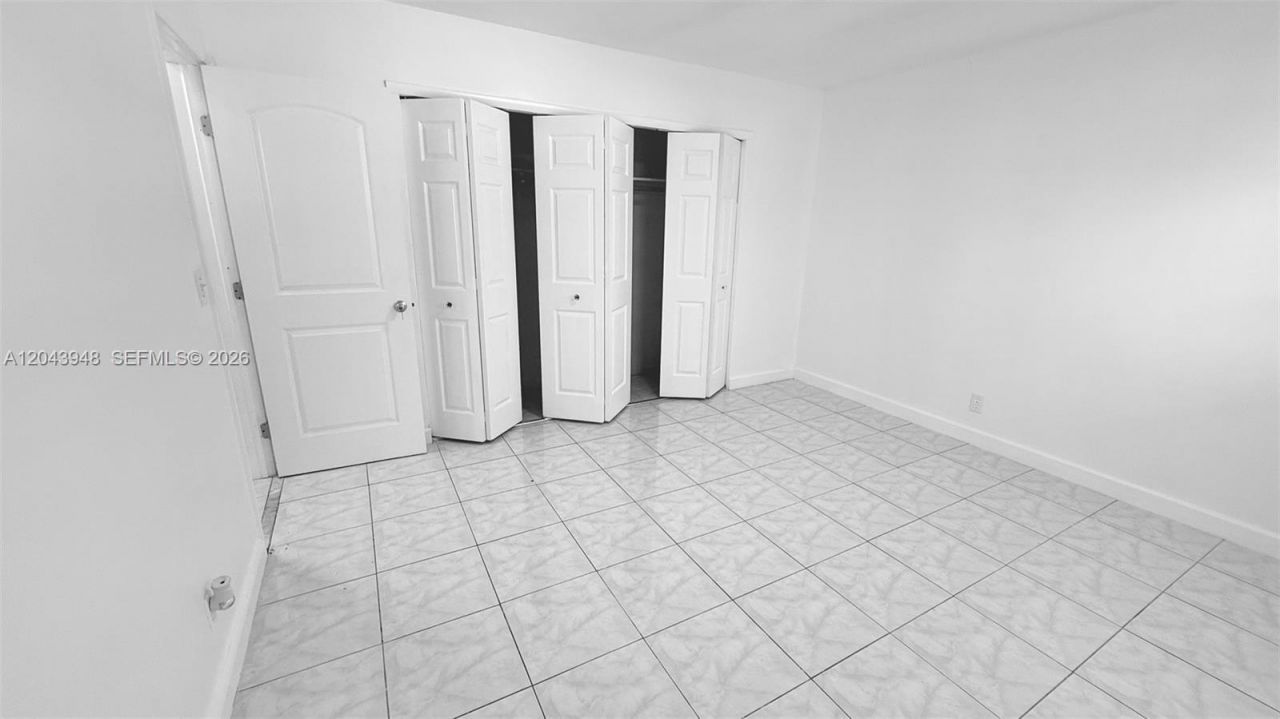 400 SE 9th Ct , Unit 9, Hallandale Beach, FL 33009 Photo