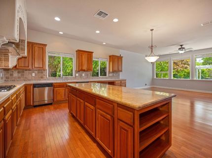 9341 Courtney Way, Roseville, CA 95747 Photo