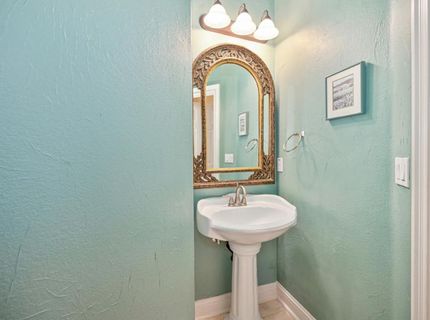 9341 Courtney Way, Roseville, CA 95747 Photo