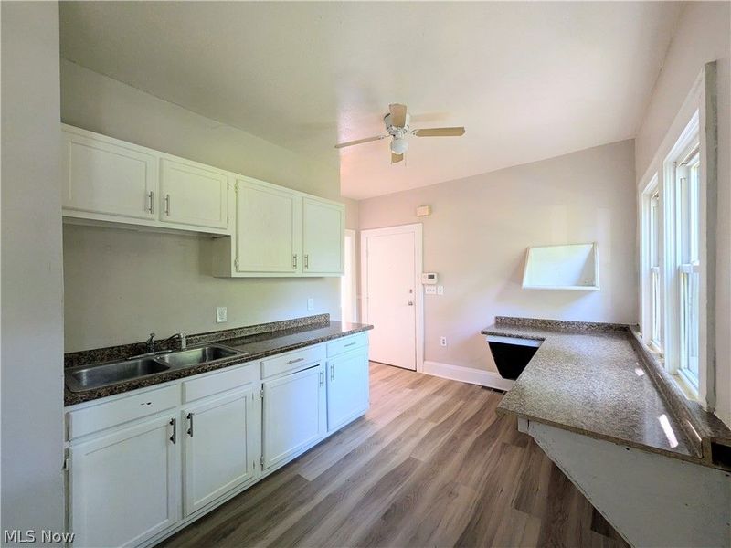 11302 Parkview Avenue, Cleveland, OH 44104 Photo 12