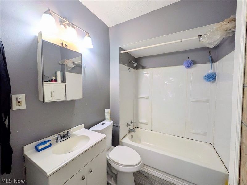 11302 Parkview Avenue, Cleveland, OH 44104 Photo 30