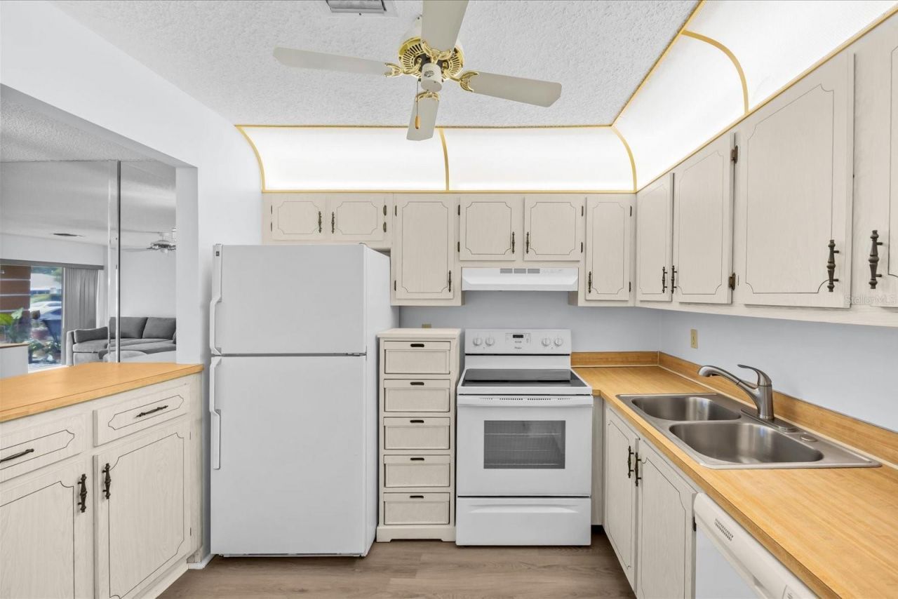 127 Lakes End Drive , Unit C, Fort Pierce, FL 34982 Photo