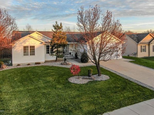 7058 Shady Knoll Drive SE, Caledonia, MI 49316