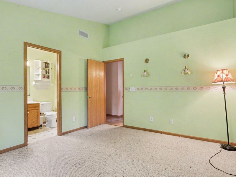 377 Cobblestone Drive , Delaware, OH 43015 Photo 13