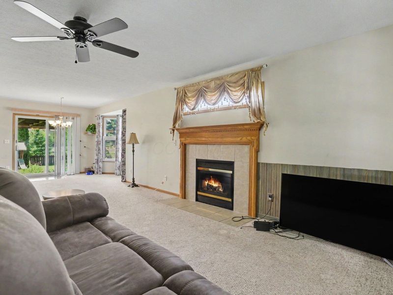 377 Cobblestone Drive , Delaware, OH 43015 Photo 4