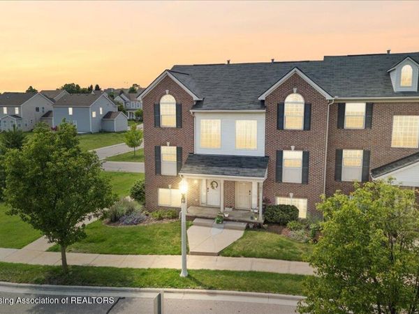 625 Nantucket Drive, Lansing, MI 48906
