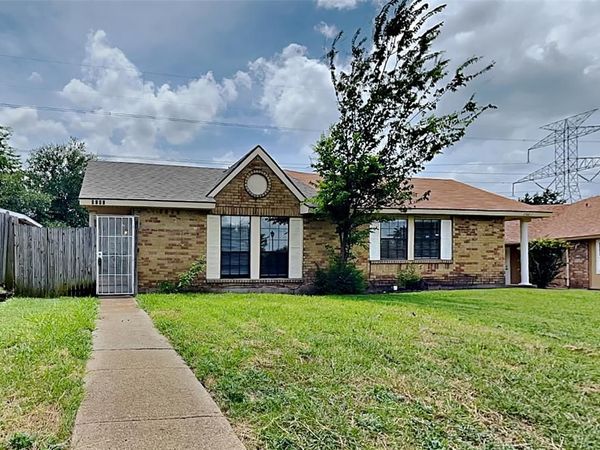7313 Pineberry Road , Dallas, TX 75249