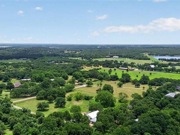 1300 Shannon Drive, Cleburne, TX 76031