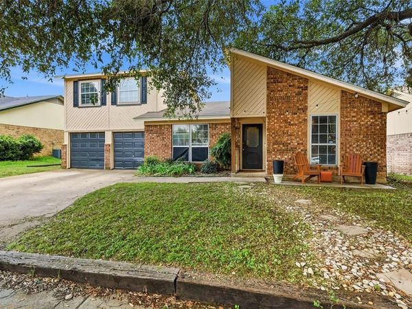 6204 Old Mill Circle, Watauga, TX 76148