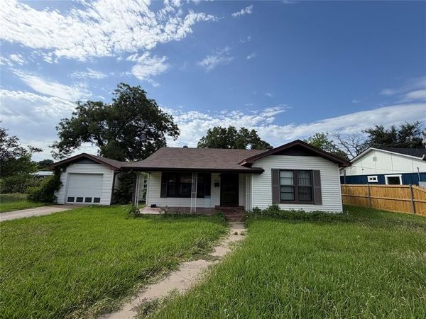 2516 Briarwood Lane, Bellmead, TX 76705