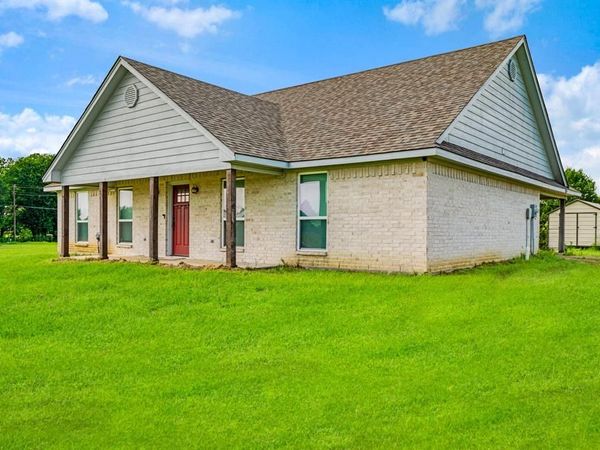 735 TODD Street , Blossom, TX 75416