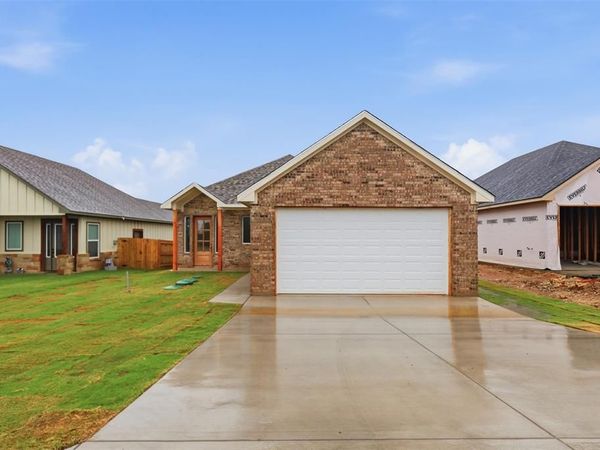 1413 Ridgeview Circle, Granbury, TX 76048