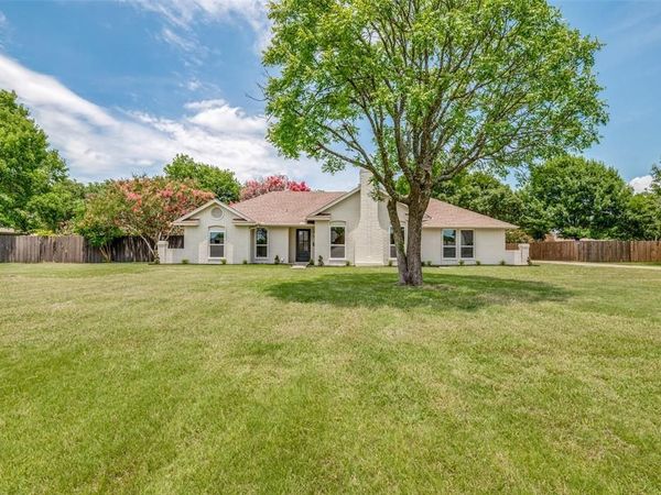 109 Shadow Drive, Red Oak, TX 75154