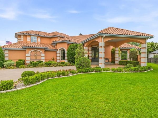 2002 W Emerald Bend Court, Granbury, TX 76049