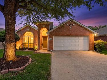 6916 Indiana Avenue, Fort Worth, TX 76137
