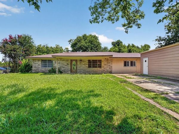 387 Avenue D, Point, TX 75472