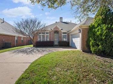6604 High Brook Drive, Fort Worth, TX 76132