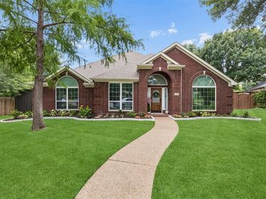 9809 Belfort Drive, Frisco, TX 75035