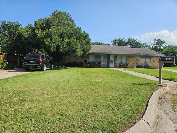 1902 Maplewood Court , Unit 1904, Gainesville, TX 76240