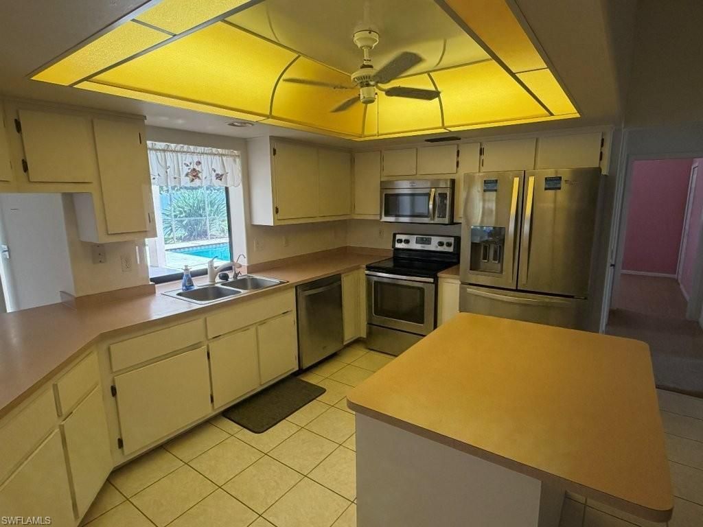3923 SE 10th Pl , Cape Coral, FL 33904 Photo