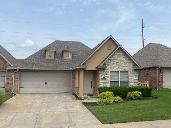 1901 Stonegrove Road , Bentonville, AR 72713