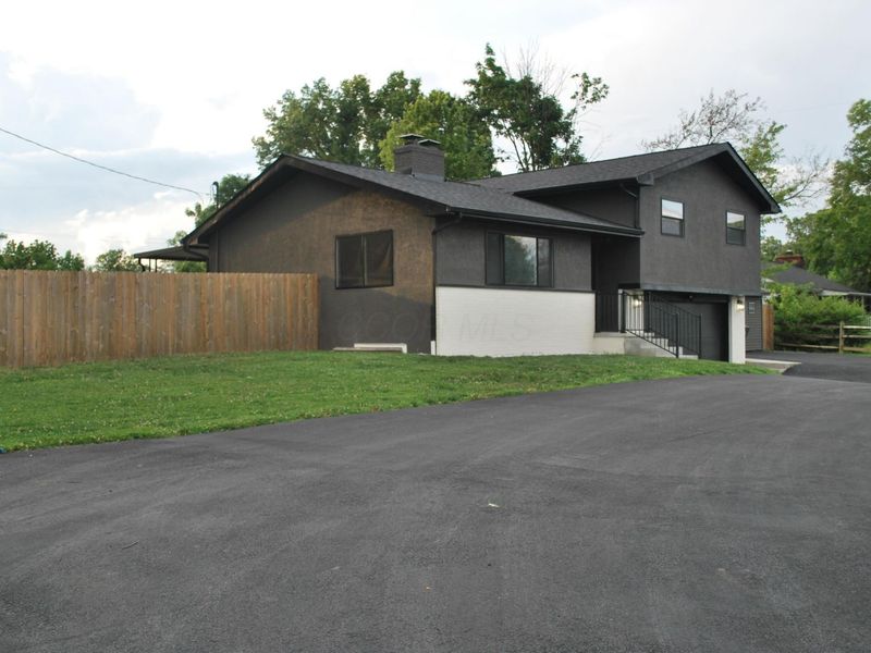 7404 Worthington Road, Westerville, OH 43082 Photo 2