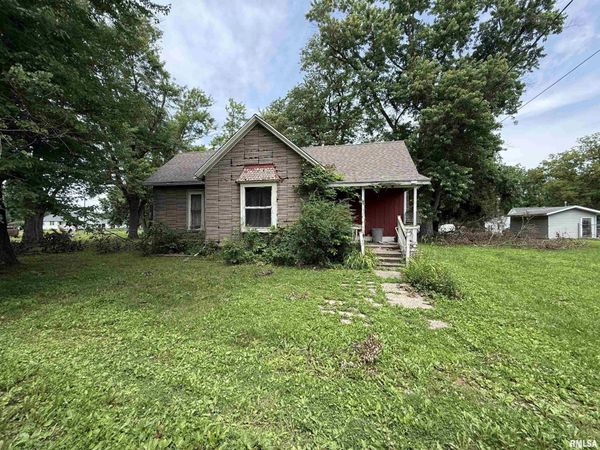 628 W LINCOLN Avenue, Lewistown, IL 61542
