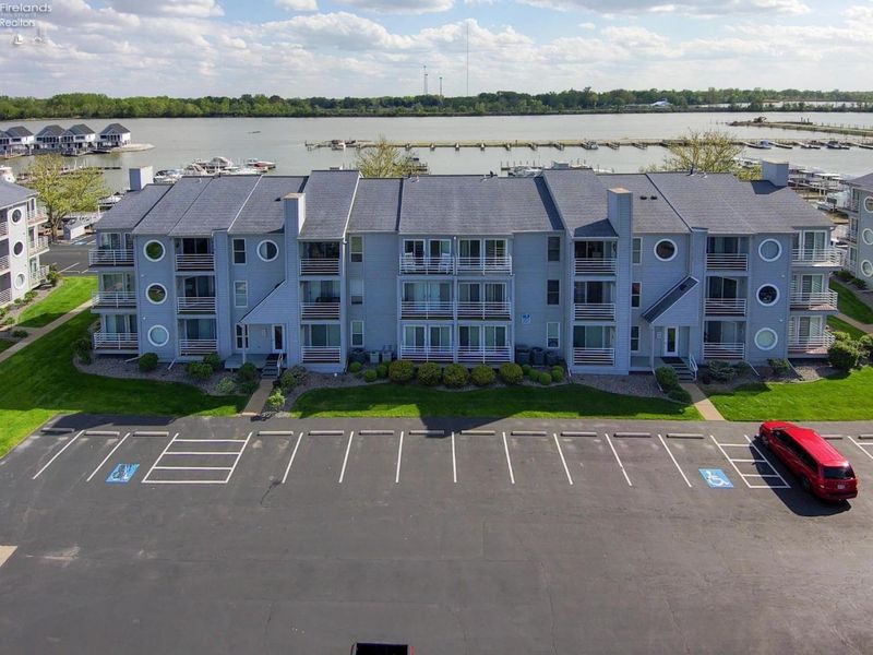 118 W Clinton Reef Drive, Unit 118, Port Clinton, OH 43452 Photo 16