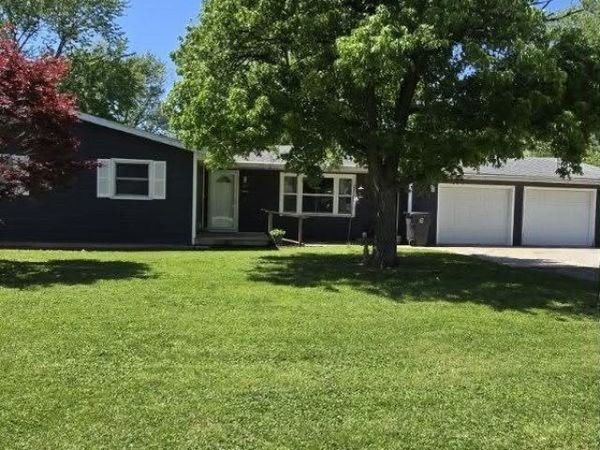 106 Bruce Street , Villa Grove, IL 61956