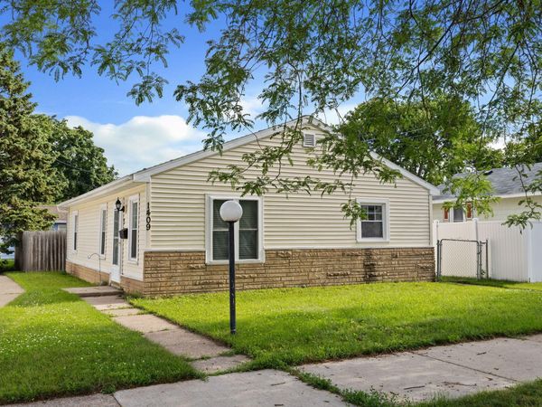 1409 Salem Rd, La Crosse, WI 54603
