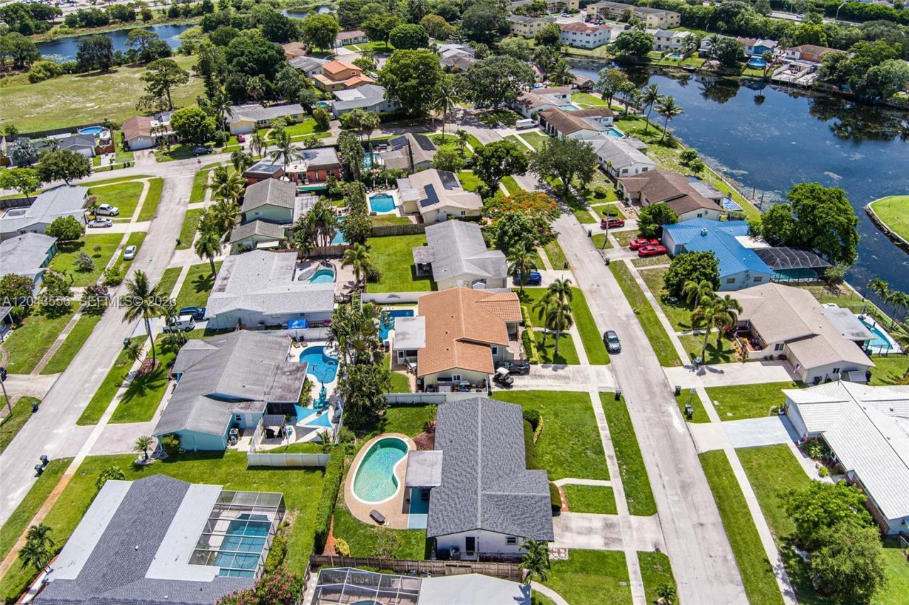 3941 NW 4th Ct , Coconut Creek, FL 33066 Photo