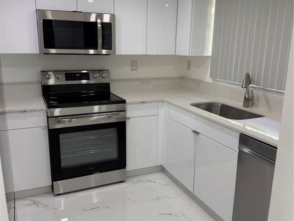 11123 NW 7th St , Unit 103-4, Miami, FL 33172