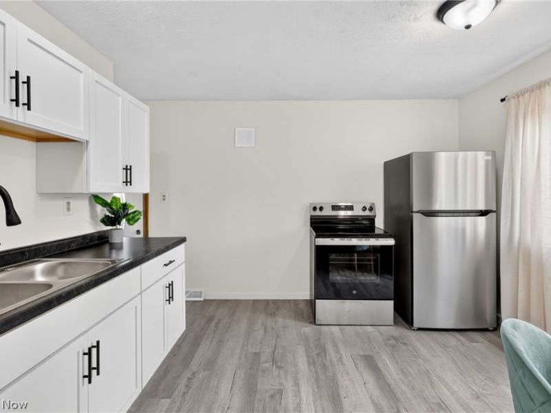 1154 Meadowbrook Avenue, Alliance, OH 44601 Photo 2