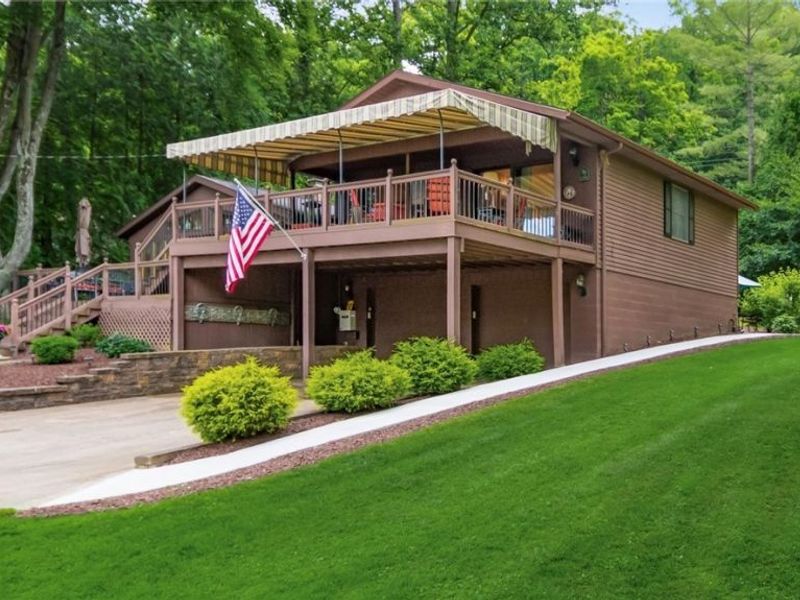 9186 Cherry Lane NW, Mineral City, OH 44656 Photo 2