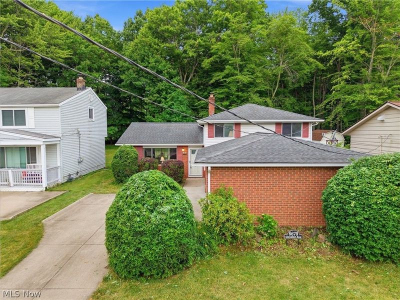 6670 Glenallen Avenue, Solon, OH 44139 Photo 2