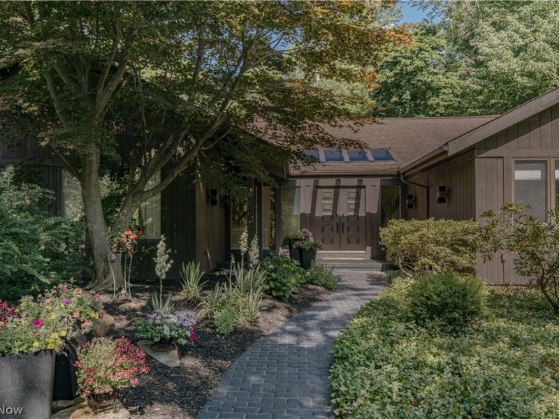 8 Louis Drive, Pepper Pike, OH 44124 Photo 3